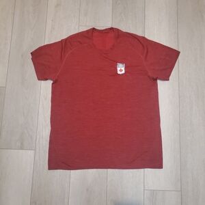 Lululemon Metal Vent Tshirt Size XL
